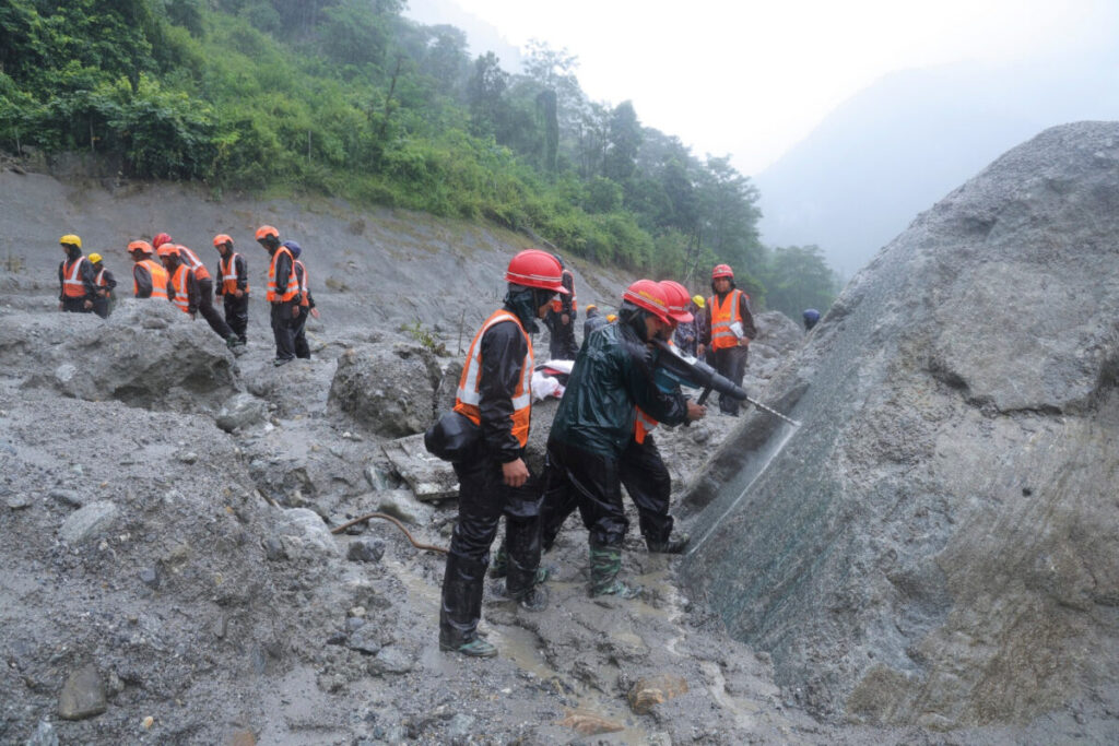 Nepal, flood death toll rises to 939: nearly 4,000 missing