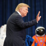 Iran, Trump: ‘If they retaliate, they will be completely wiped out’