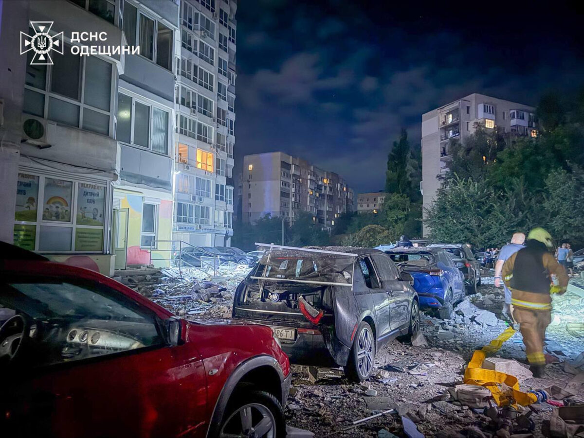 Ukraine, new massive Russian attacks overnight: 17 injured in Odesa region