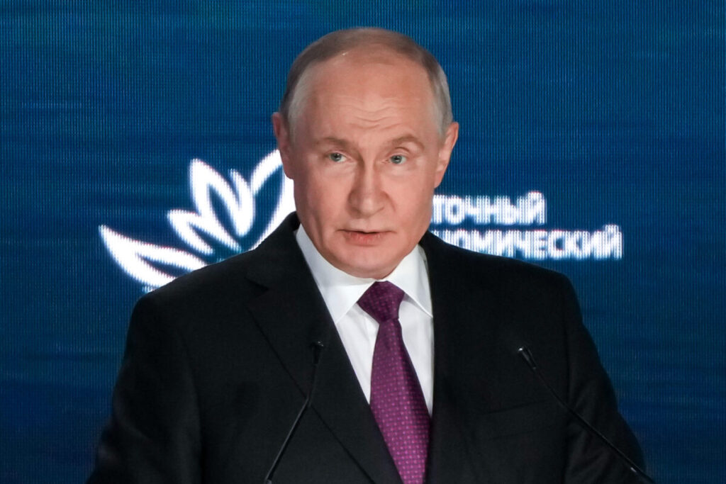 Ukraine, Putin: “Kyiv’s threats to civilian flights complicate peace talks”