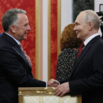 Kremlin: “Putin pledges to work with the US to find a solution”