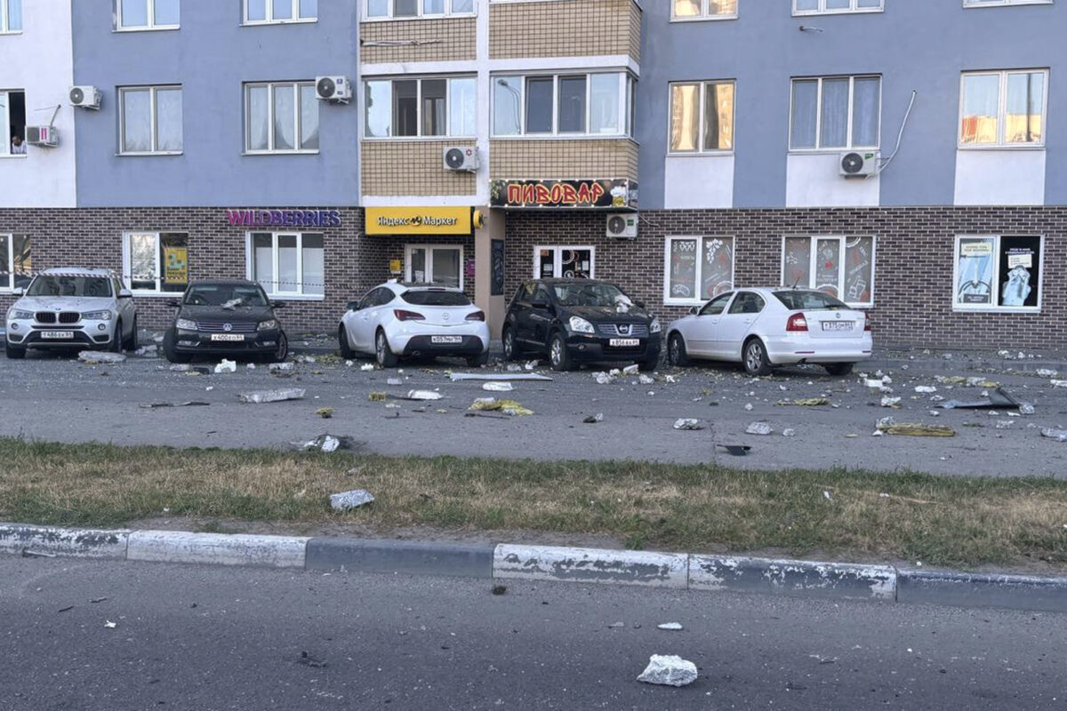 Ukraine, Kyiv drones hit Russian region of Saratov: “There are casualties”