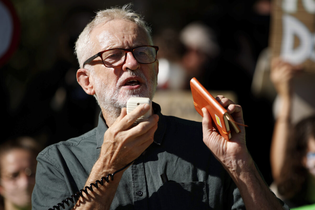 Middle East: Israel bans 12 British nationals, including Jeremy Corbyn
