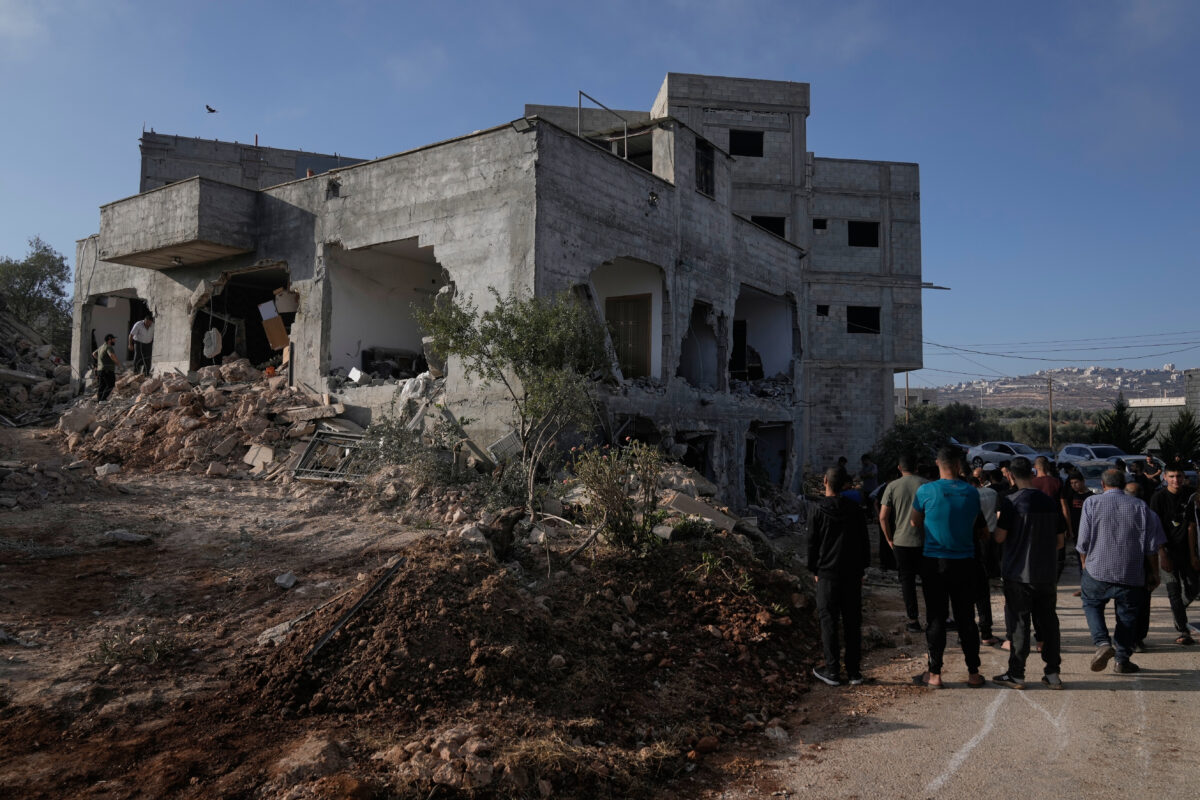 Middle East: UK bans imports of goods from West Bank settlements Middle East: UK bans imports of goods from West Bank settlements