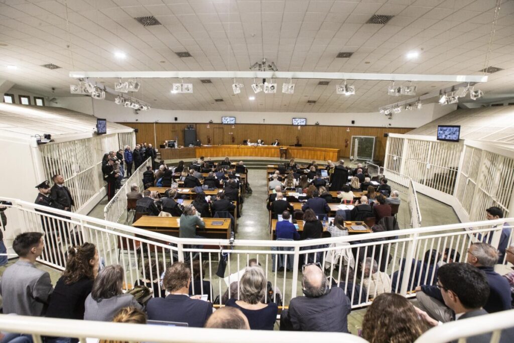 Bad weather: false ceiling collapses in Milan’s bunker courtroom; ‘three-headed mafia’ trial postponed