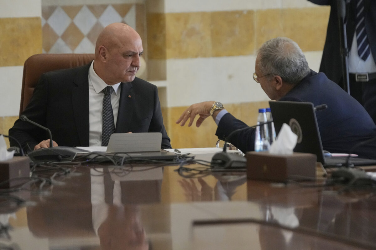Lebanon: Aoun visits the south and promises Israeli army withdrawal Lebanon: Aoun visits the south and promises Israeli army withdrawal