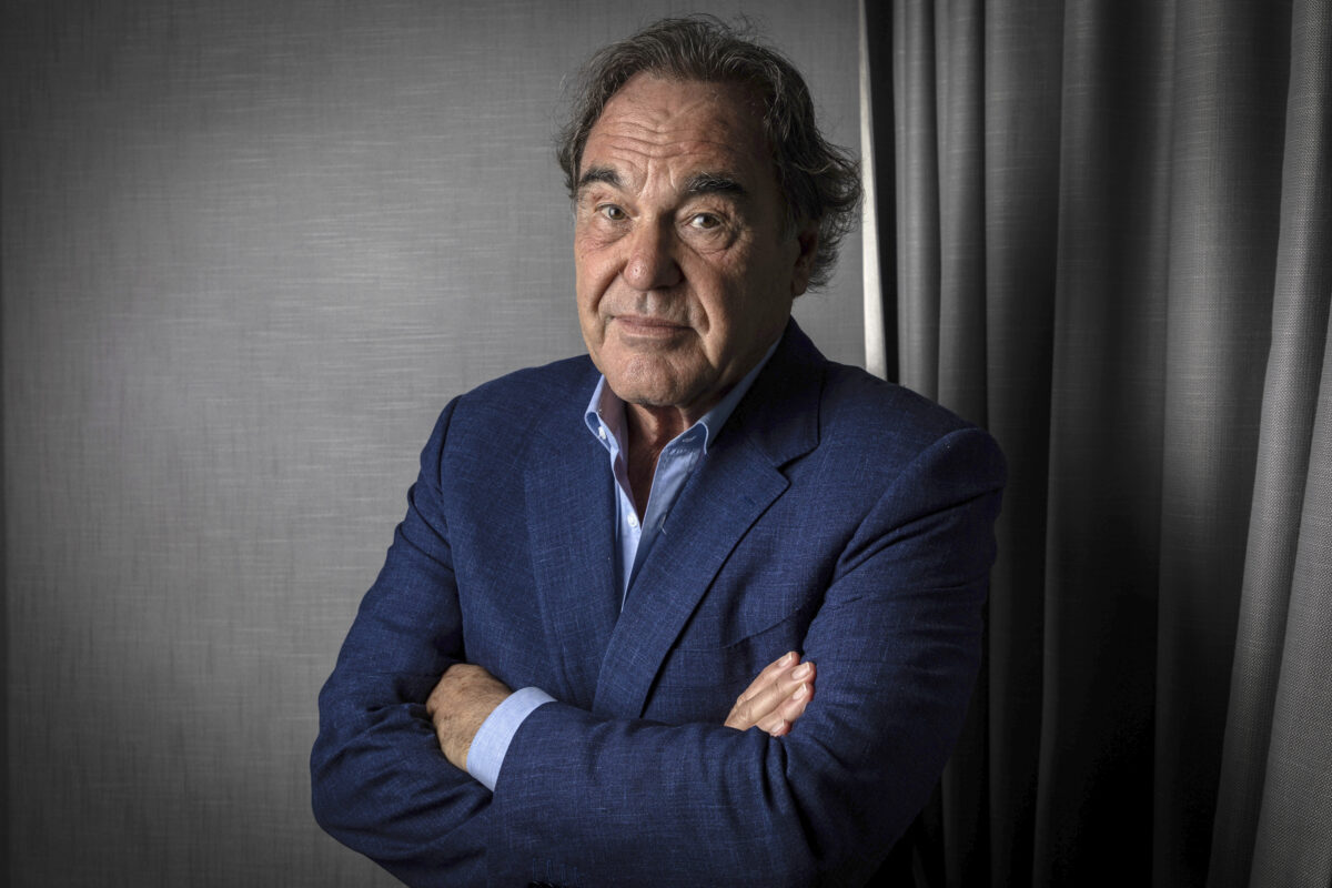 Rome: Oliver Stone at the Casa del Cinema introduces “Born on the Fourth of July”