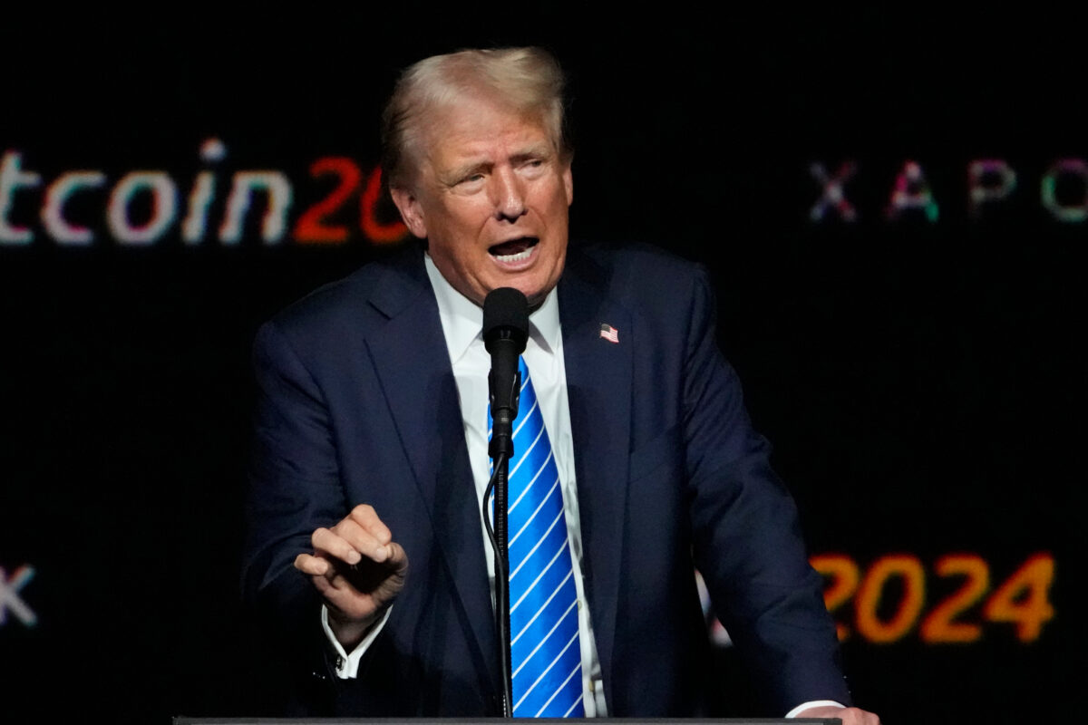 US: 22 states sue Trump administration over new green card rule