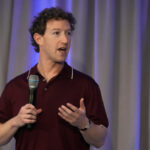 AI, Zuckerberg: “A positive future if the right balance of power is maintained”