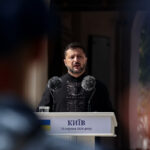 Ukraine, Zelensky: “Russia has tried to hit my plane twice”