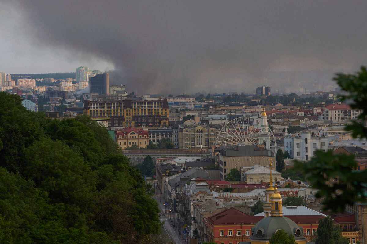 Ukraine: Kyiv, at least 11 dead and over 60 injured following latest Russian raids