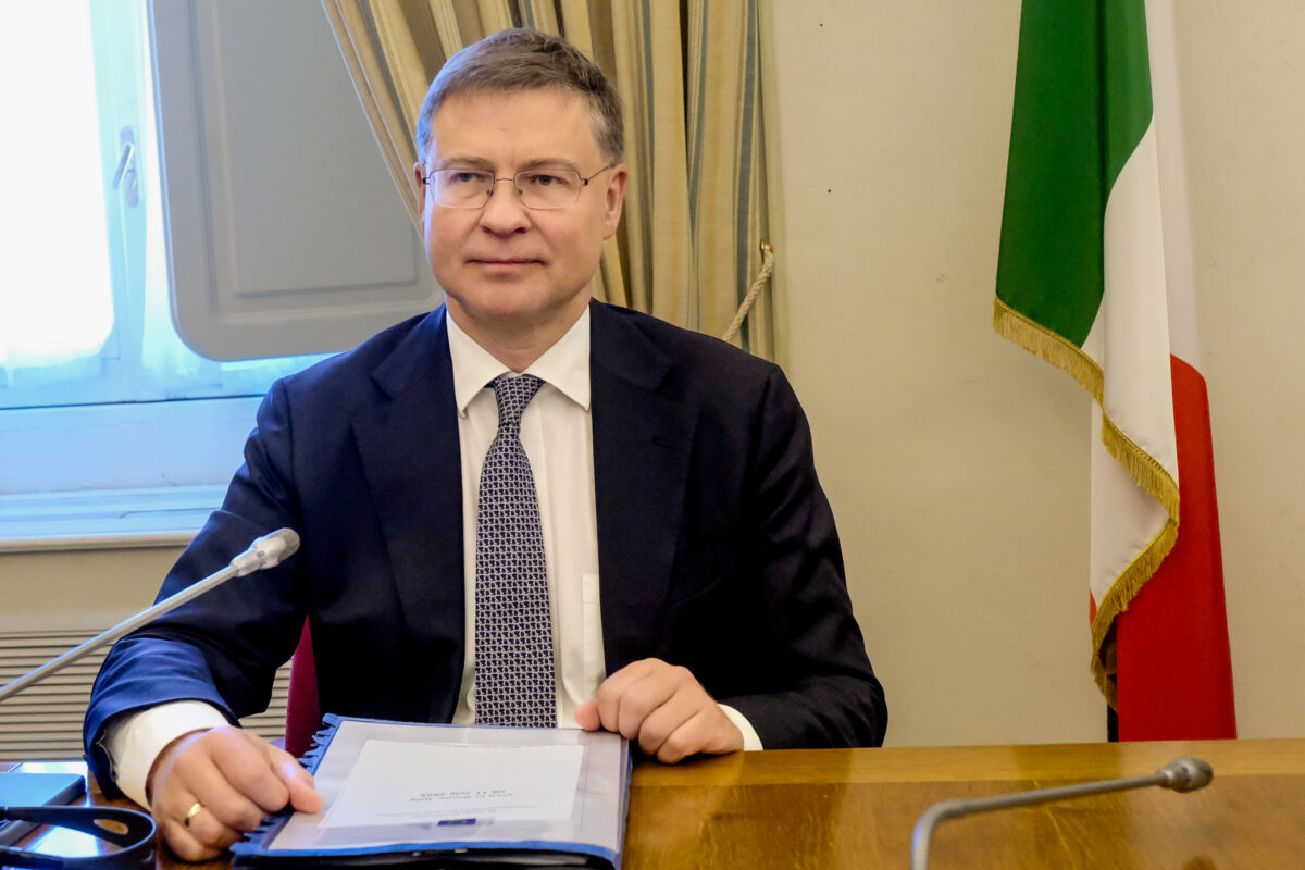 Car tax, Dombrovskis: “NRRP payments may not be cost-effective.” Car tax, Dombrovskis: “NRRP payments may not be cost-effective.”