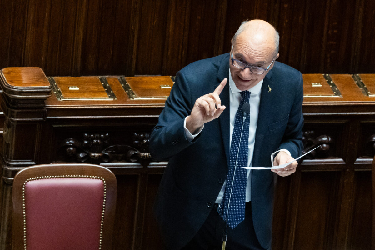 Rome, Valditara: “We’ll reward the student who blocked the 13-year-old.”
