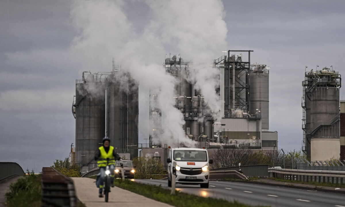 Germany: Evonik announces 3,200 job cuts Germany: Evonik announces 3,200 job cuts