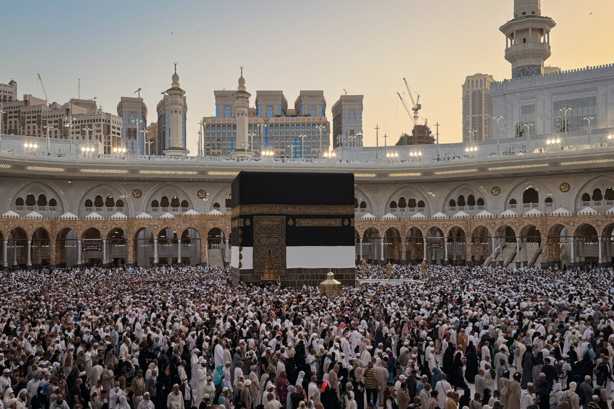 Yemen: Saudi Arabia issues air raid alerts for Mecca and Jeddah