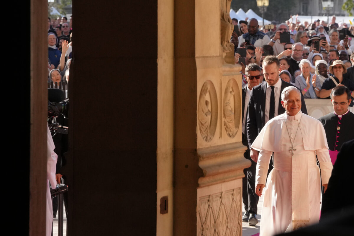 France, Pope: “It’s a joy to cross the threshold of Notre Dame seven years after the fire.”