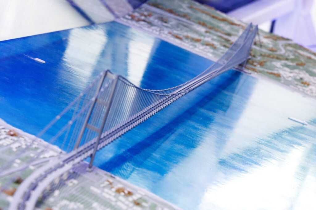 Strait Bridge: Technical Director Steps Down