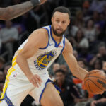 NBA: Stephen Curry signs a two-year contract extension with the Golden State Warriors