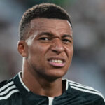 Soccer, left knee hyperextension: Mbappé out for 10 days