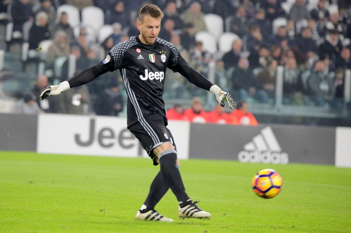 Football: Juventus, Neto arrives in Turin Football: Juventus, Neto arrives in Turin