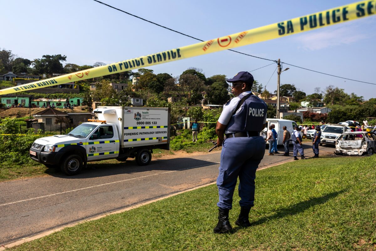 South Africa: at least 27 dead in two separate shootings