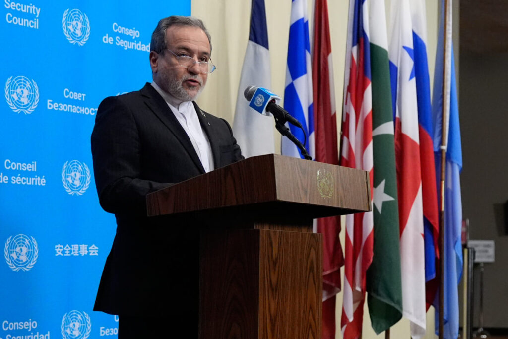 Iran, Araghchi: “We hope to receive a US response to the proposal on Hormuz by the end of the day”
