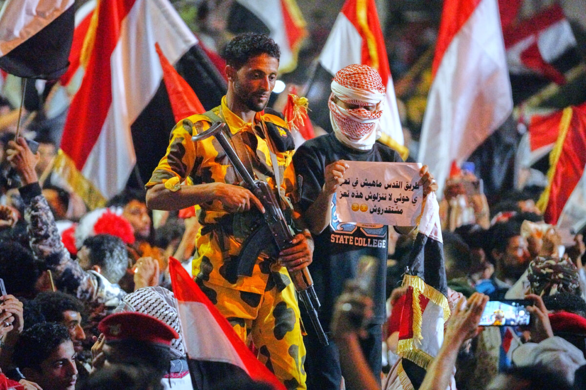 Yemen: Army intercepts Houthi drones over Aden Yemen: Army intercepts Houthi drones over Aden