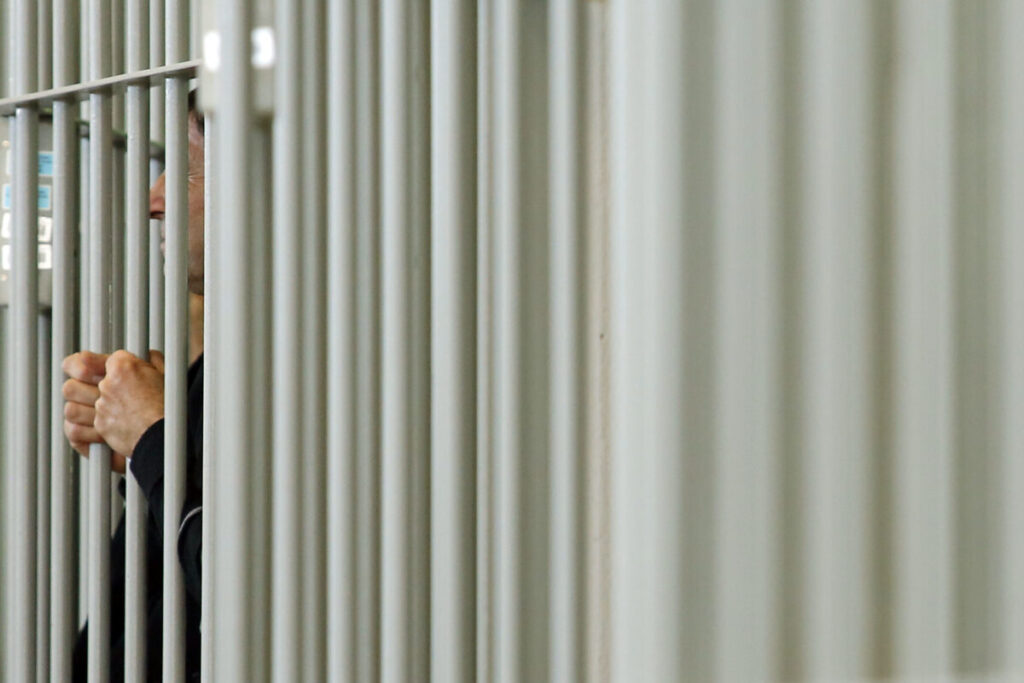 Reggio Emilia, attacked three people at gas station: found dead in prison