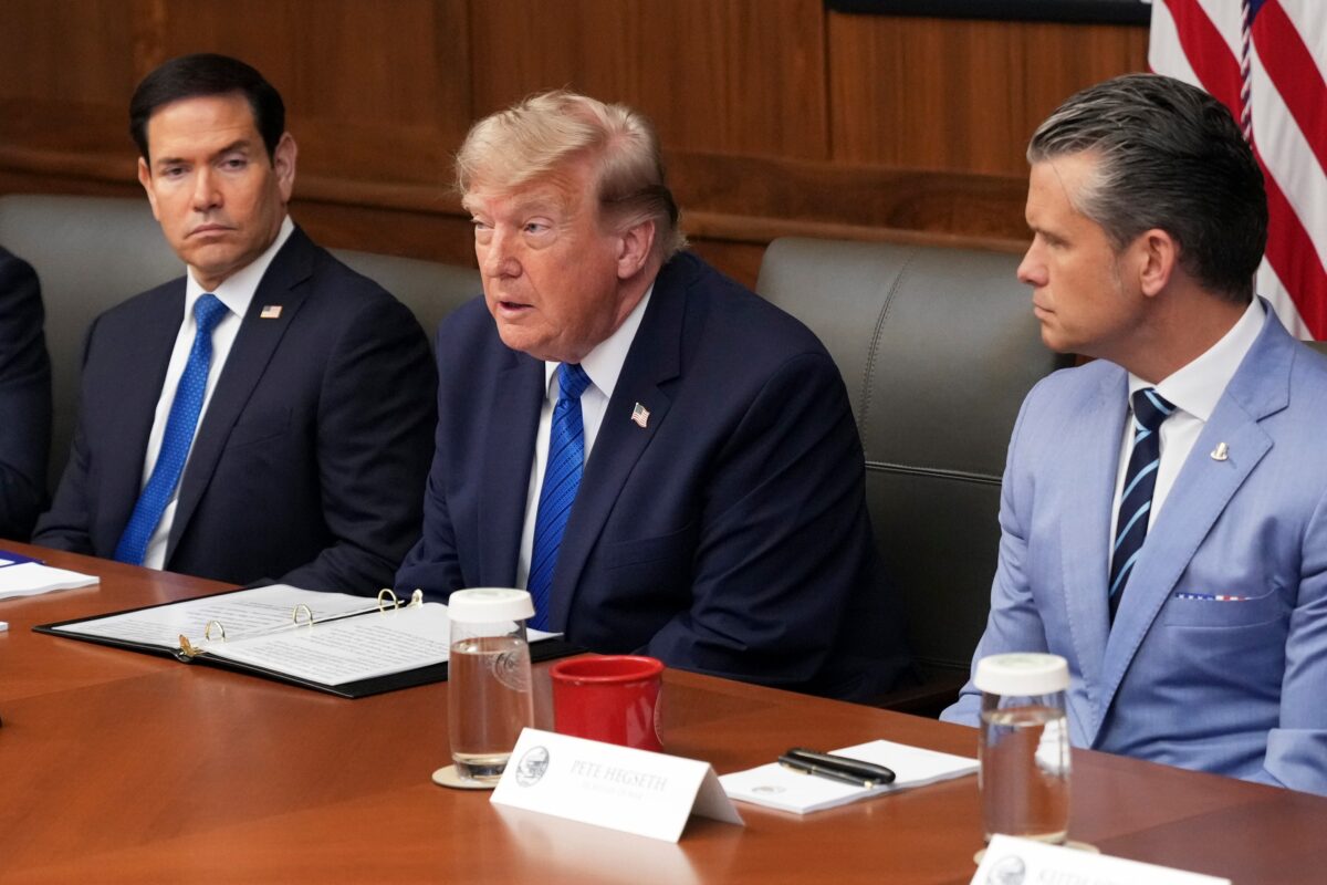 Iran, Axios: “Top Trump advisers hold secret meeting at Camp David” Iran, Axios: “Top Trump advisers hold secret meeting at Camp David”