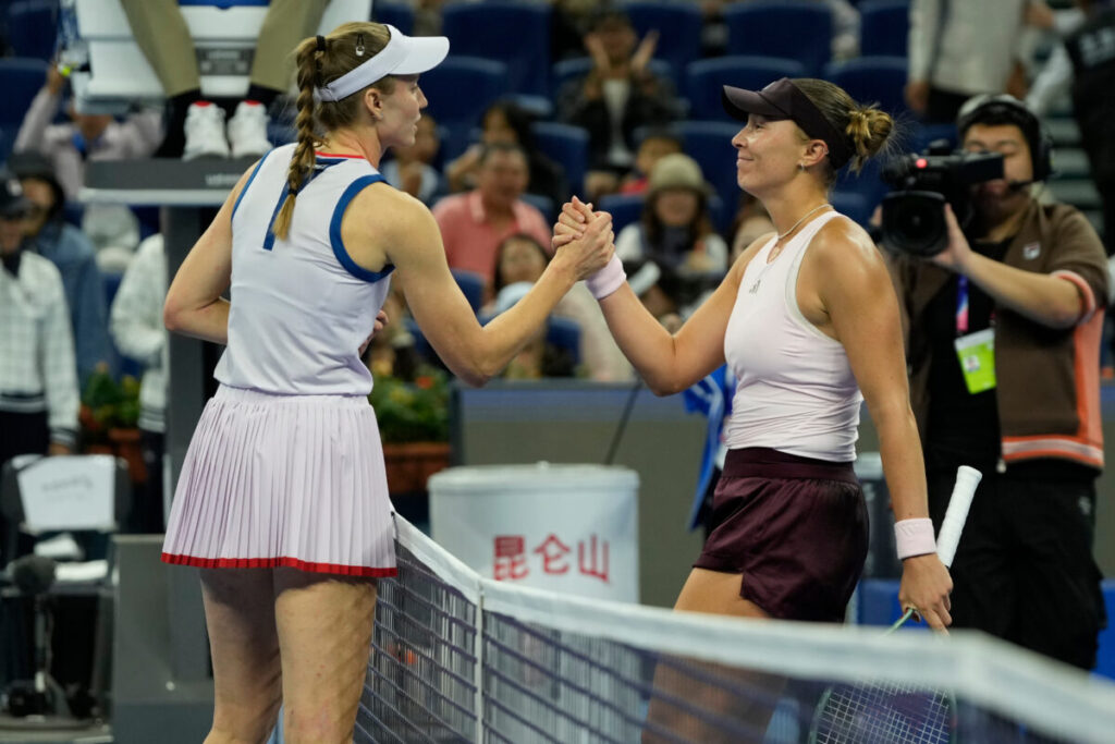 WTA Beijing, newly crowned world No. 1 Rybakina knocked out immediately