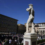 Florence: Gas cylinder found beneath a copy of the David in Piazzale Michelangelo; investigations underway