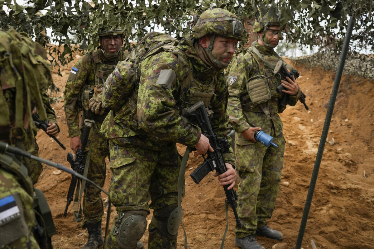 Estonia: media reports suggest Tallinn is moving troops closer to the Russian border