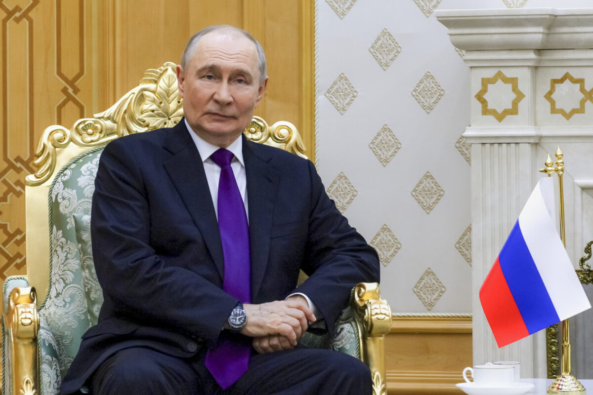 Iran: Putin meets with Pezeshkian: “Ready to do everything possible to resolve the situation.”