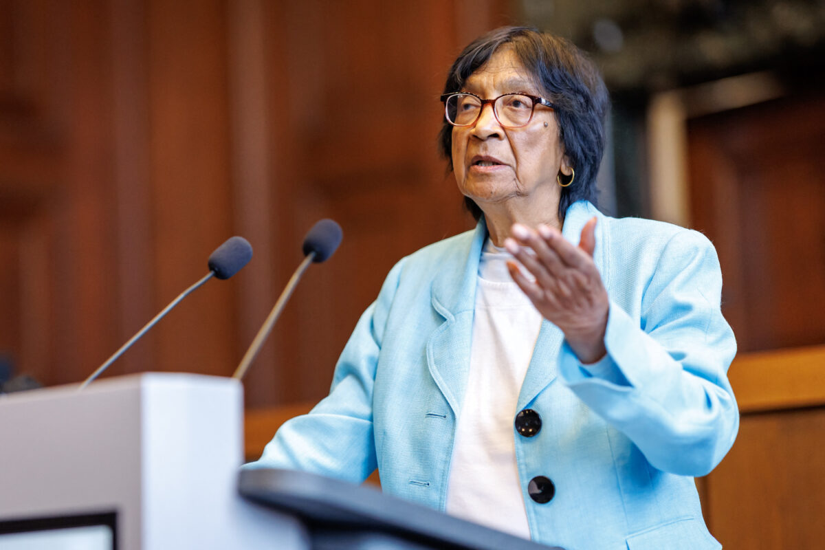 Pillay: “I dedicate the Nobel Prize to the survivors of international crimes” Pillay: “I dedicate the Nobel Prize to the survivors of international crimes”