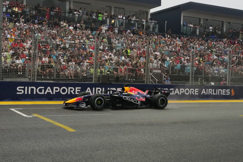 F1: Verstappen wins the Sprint in Singapore ahead of Hamilton and Leclerc
