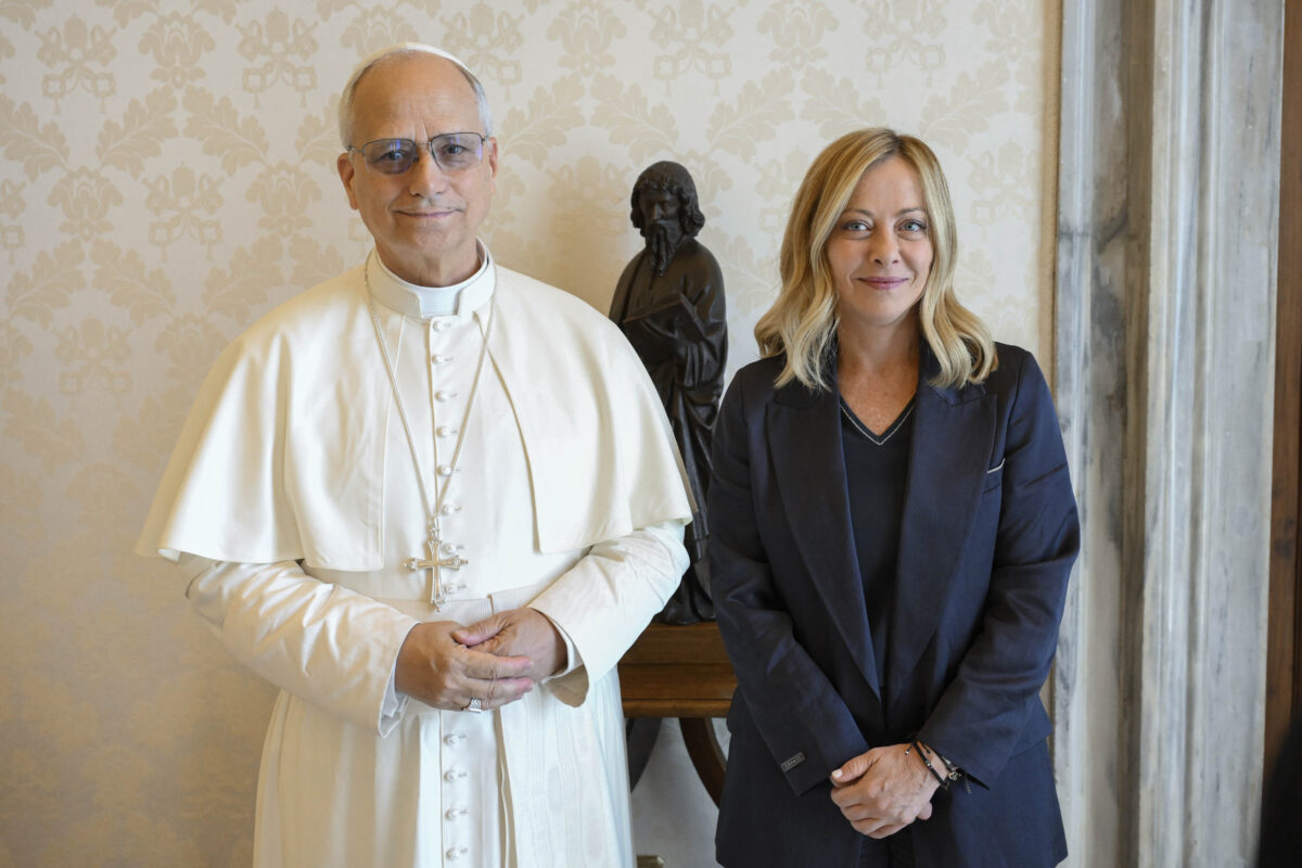 Vatican, Meloni: “I stand with the Pope, reassured by his serenity” Vatican, Meloni: “I stand with the Pope, reassured by his serenity”