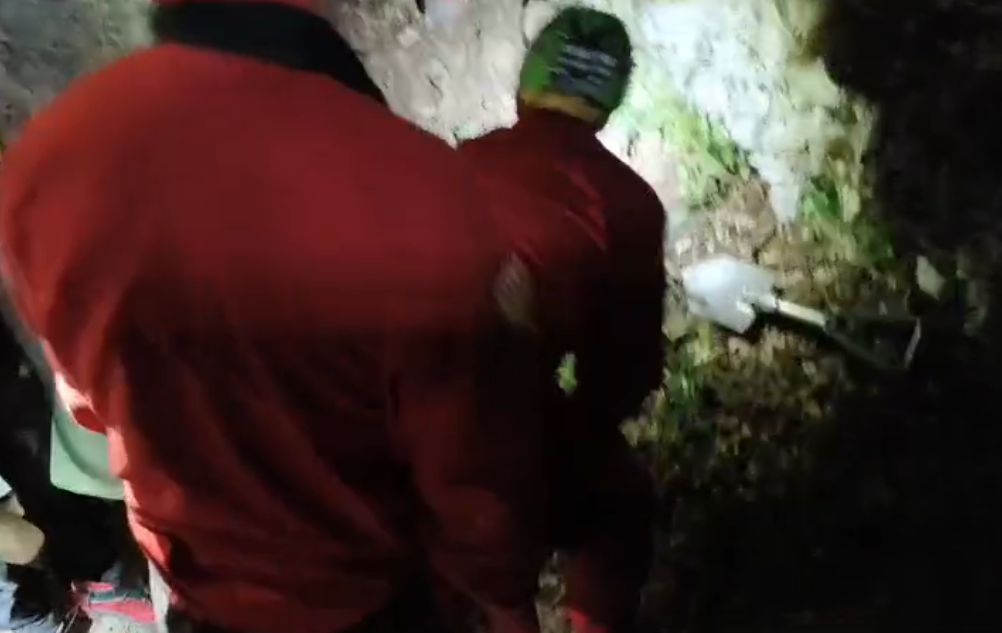 Rescue operations continue for the caver trapped in a cave in Urzulei