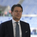 Fuel: Conte meets with striking lorry drivers at their picket line in Maddaloni