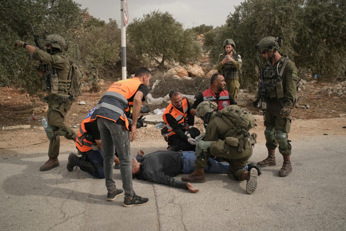 West Bank: Washington Post photojournalist injured by Israeli settlers