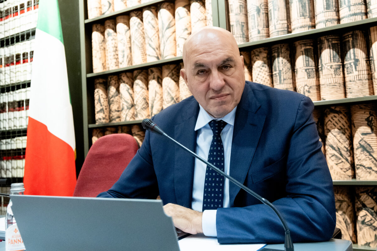 Ukraine, Crosetto: ‘It is a serious mistake to restrict Kyiv’s access to satellites’