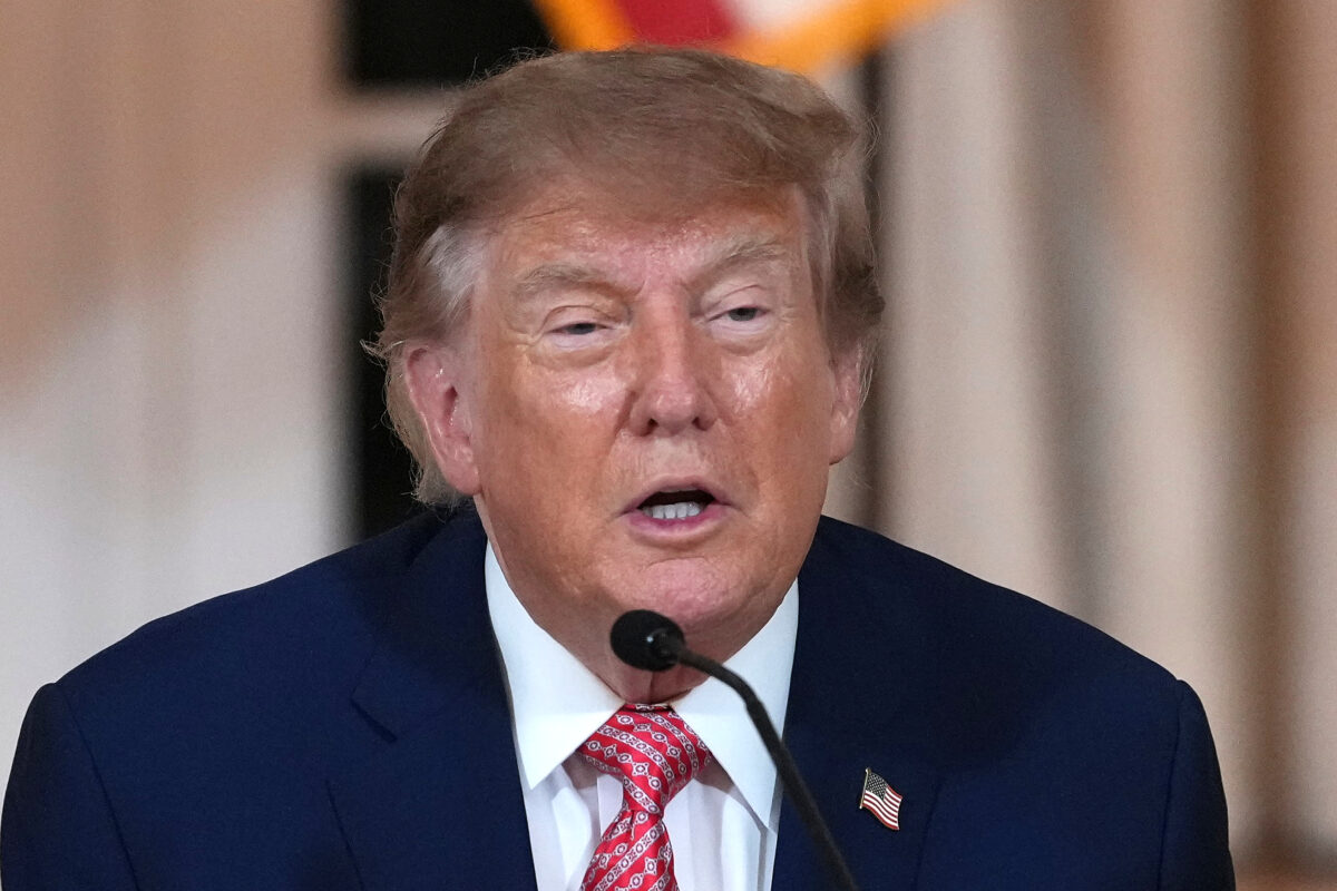 Protests in France, Trump: “The country is burning – close the borders before it’s too late”