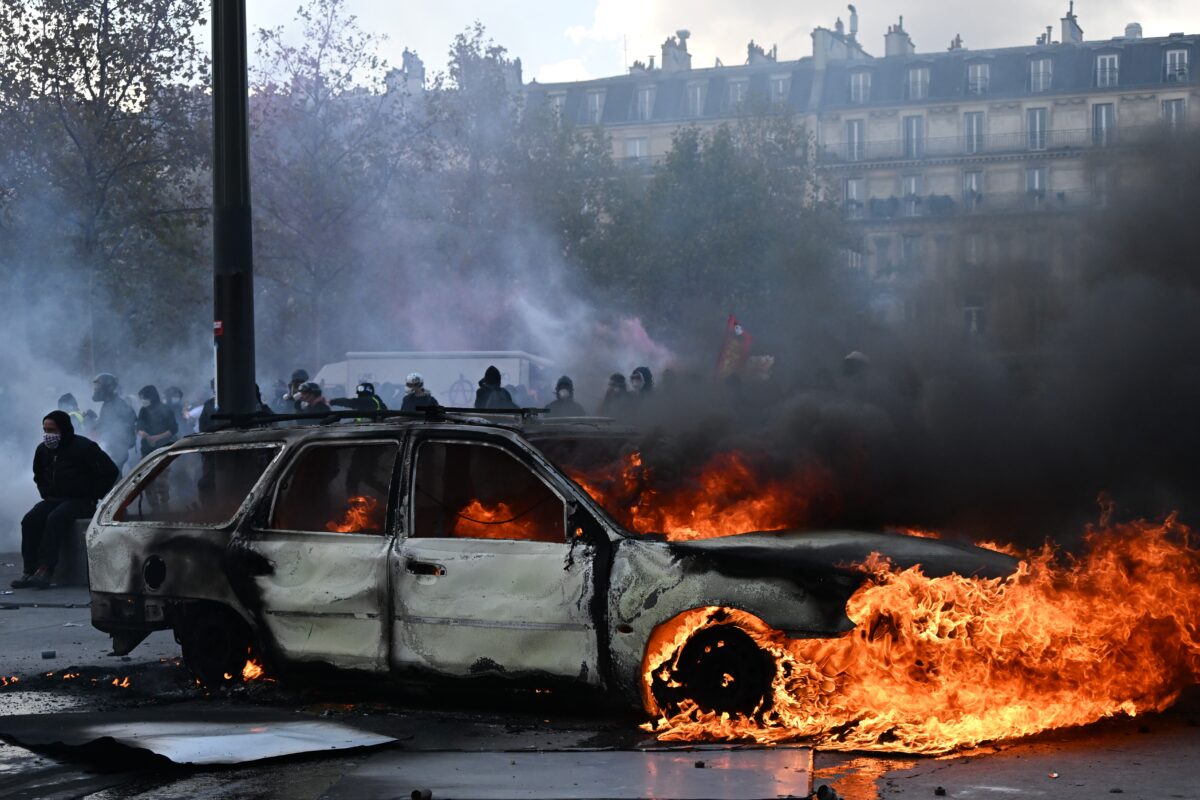 France: Curfew in Paris’s Place de la République from 10 p.m. France: Curfew in Paris’s Place de la République from 10 p.m.