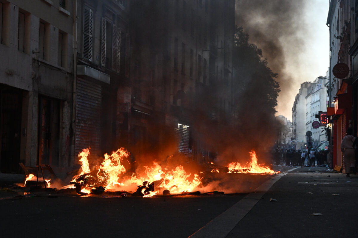 France vandalizes Olympique Marseille and Lille stores, forcing clubs to close them