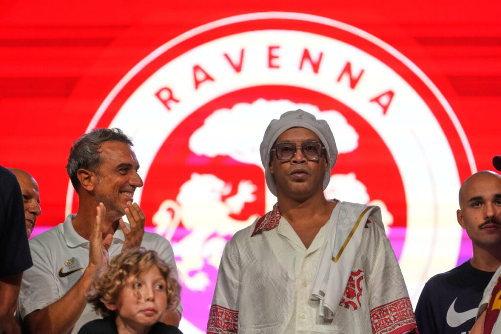 Football, Serie C: Ronaldinho to take to the pitch for Ravenna on 15 November against Forlì