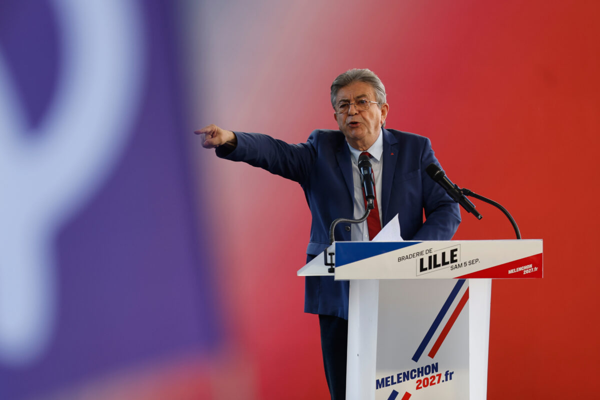 France, Mélenchon takes to the streets in Paris: “Macron must give in”
