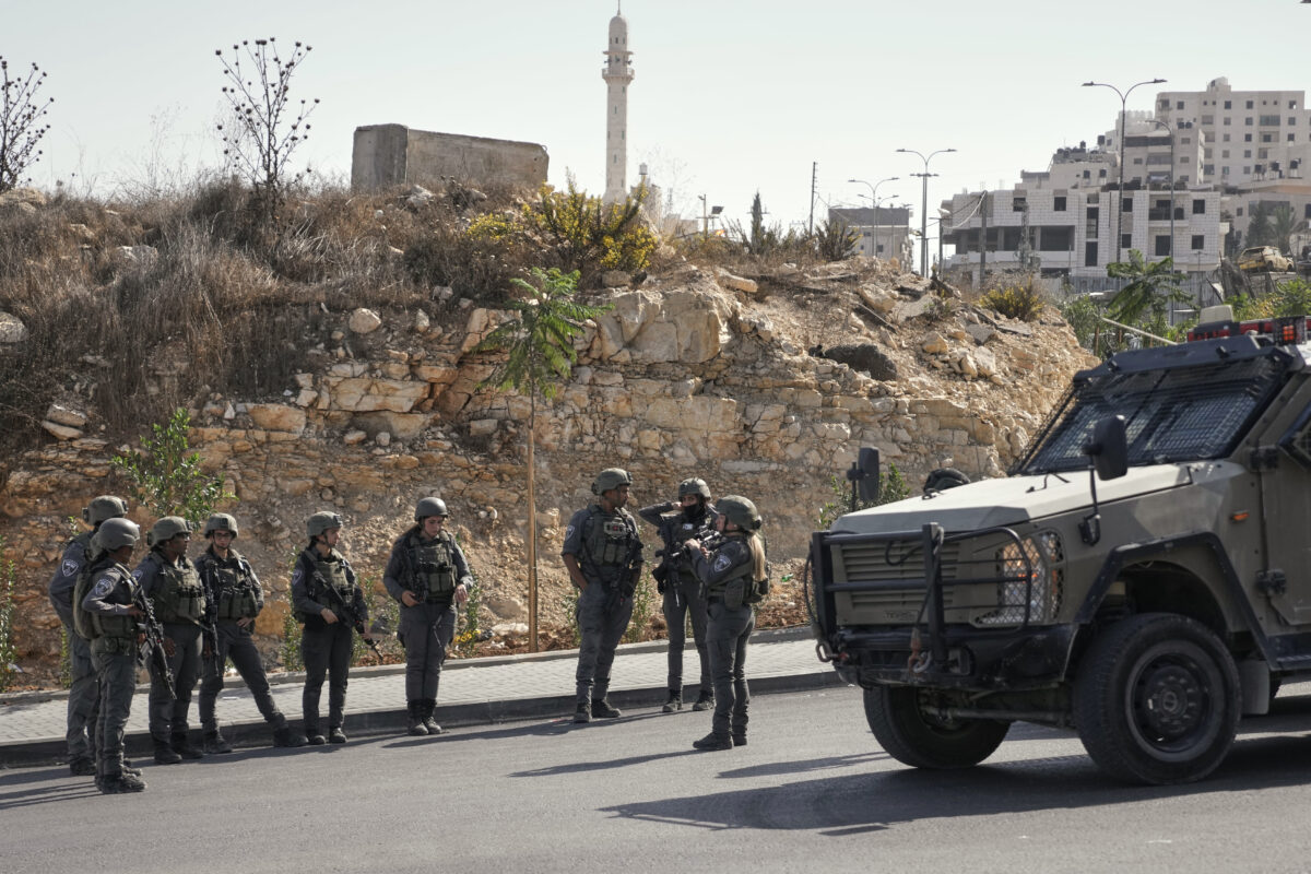Middle East: media reports, 15 Palestinians arrested during IDF raids in the West Bank