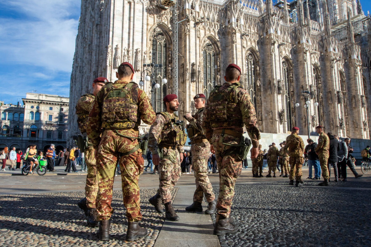 Street clashes, Crosetto: “Folgore in Milan to ensure public safety”