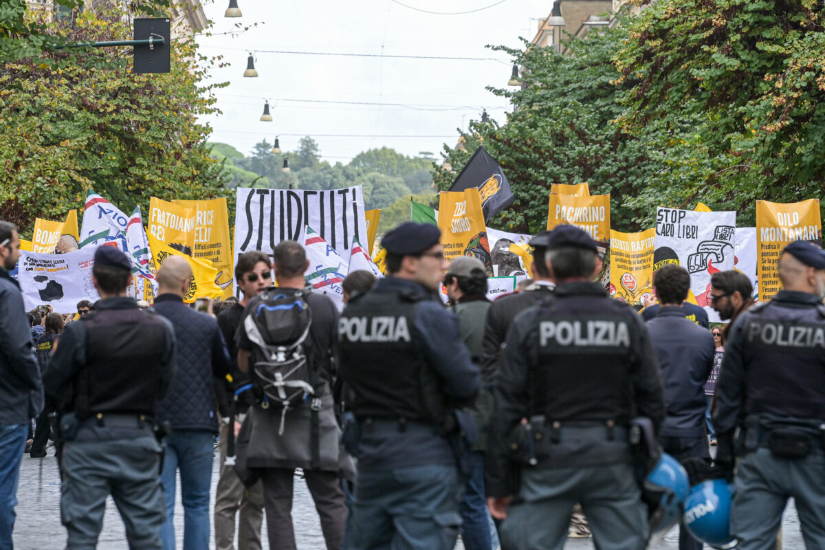 Protests, 50 young people identified in Rome: 20 taken to police headquarters