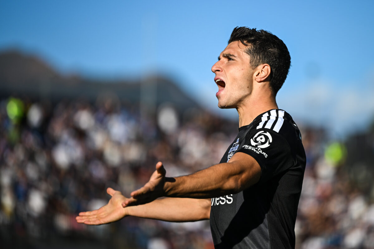 Serie A, Douvikas scores twice as Como beat Sassuolo