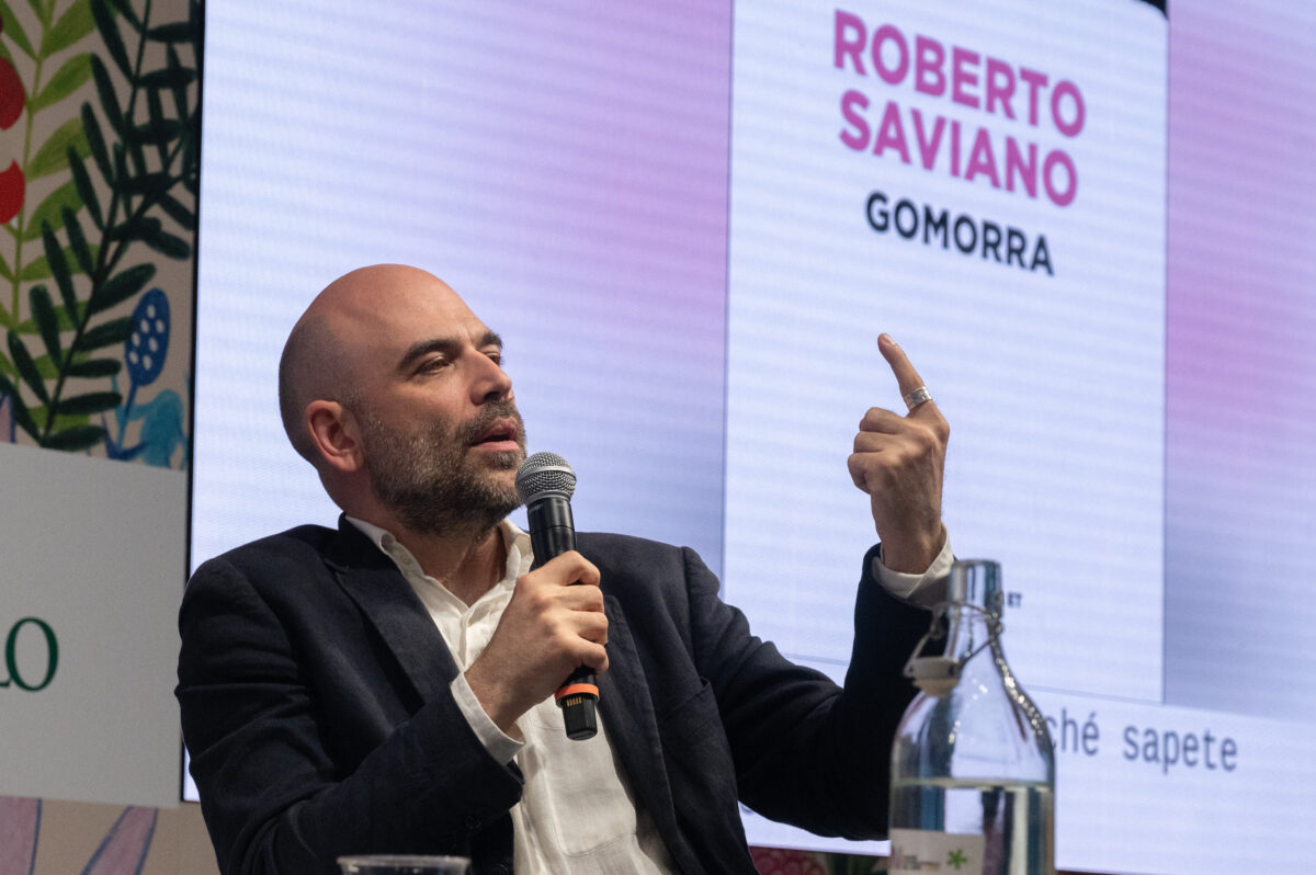Cortei, Saviano: “Rappers are storytellers of reality; out there, the worst one wins” Cortei, Saviano: “Rappers are storytellers of reality; out there, the worst one wins”